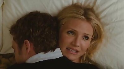 લકી ડ્યૂડ તેની સુપર હોટ બ્રુનેટ ગર્લફ્રેન્ડને ચૂડે છે