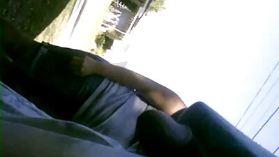 હોટ મિલ્ફ તેના યુવાન પ્રેમી સાથે પતિ સાથે છેતરપિંડી કરે છે