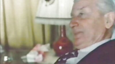 ગર્લફ્રેન્ડ મોમ Maturbate જોઈ કબાટ માં છુપાવી