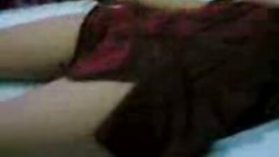 મારા પડોશીએ મને બાથરૂમમાં કોર્નર કર્યો