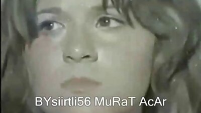 કિશોર છોકરીઓ ગેમ્સ રમતી વખતે ચોદતી હોય છે