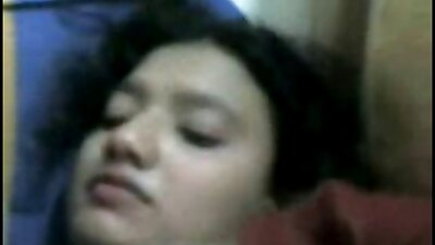 હોટ લેટિના ગર્લ મોન્સ્ટર કોક પર જમ્પિંગનો આનંદ માણે છે