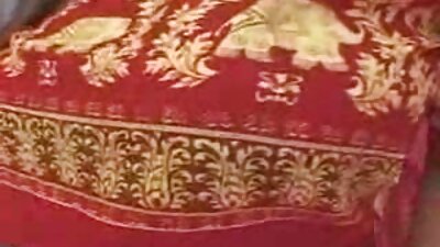 છોકરાએ ફિલ્ડ વર્ક્સમાં મદદ કરવા માટે પાડોશીઓની પત્નીને બોલાવી