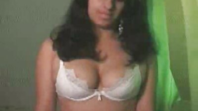 મિત્ર મારી મમ્મીને નસ્ટી સામગ્રી પર દબાણ કરે છે