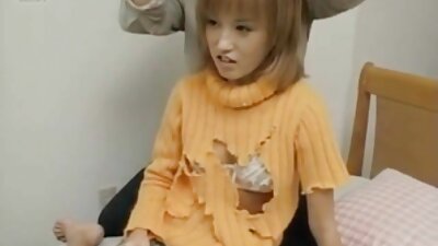 હોટ એસ સોનેરી હૂકર જાહેરમાં બે શિંગડા મિત્રો દ્વારા ઘૂસી ગયા