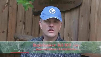 બીભત્સ છોકરી Fucks એક મ્યુટન્ટ કદના ટોટી