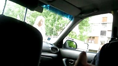 પપ્પાને તે નાના સ્કર્ટ હેઠળ તમારી પાસે શું છે તે જોવા દો